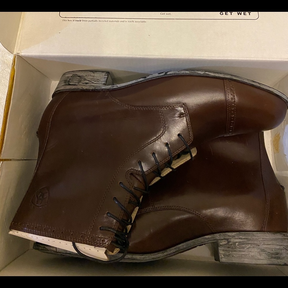 Ariat Crowne Boots Size 9.5 B Brown Learher